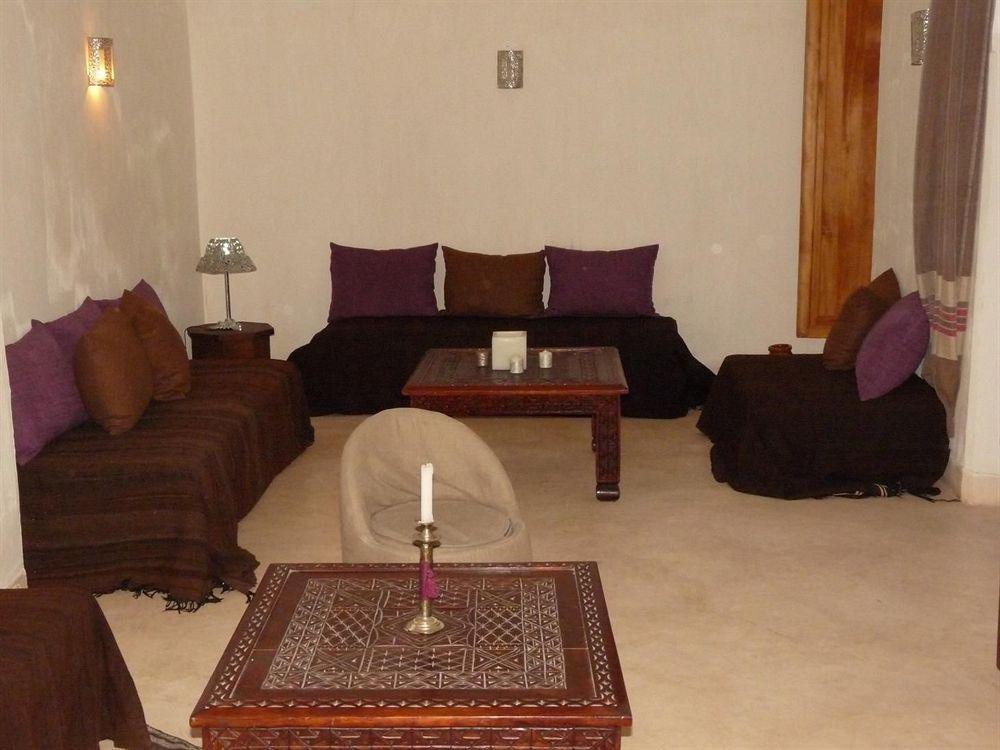 Riad Al Ksar & 4*
